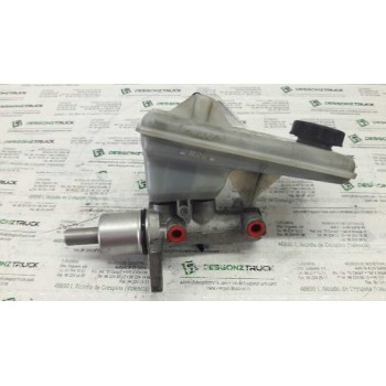 Recambio de bomba freno para opel vivaro combi 2.7t corto referencia OEM IAM 32067008C  