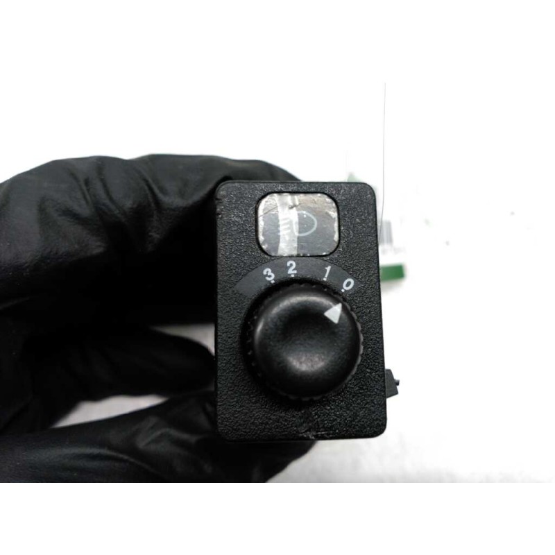 Recambio de mando regulador de faros para kia pride glxi familiar referencia OEM IAM KK11D51032  