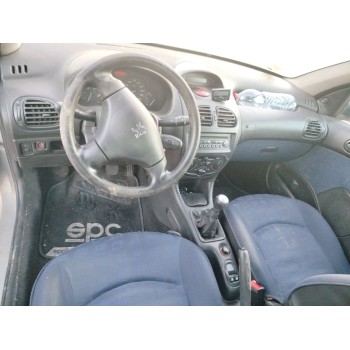 peugeot 206 berlina del año 2001