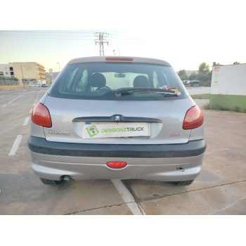 peugeot 206 berlina del año 2001