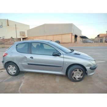 peugeot 206 berlina del año 2001