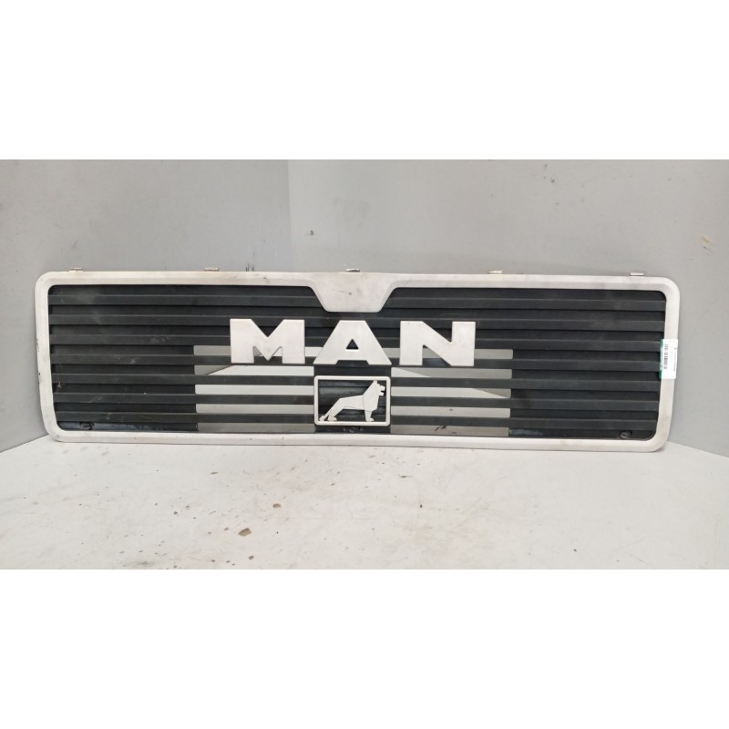 Recambio de rejilla delantera central para man m 2000 l 12.xxx (e2) 6.9 diesel referencia OEM IAM 85611505001  