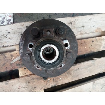 Recambio de buje delantero para nissan cabstar e 3.0 diesel referencia OEM IAM 402049X201  