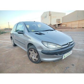 peugeot 206 berlina del año 2001
