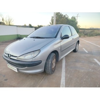 peugeot 206 berlina del año 2001