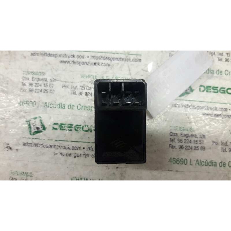 Recambio de mando elevalunas trasero izquierdo para kia carens 1.8 ls monovolumen referencia OEM IAM 3