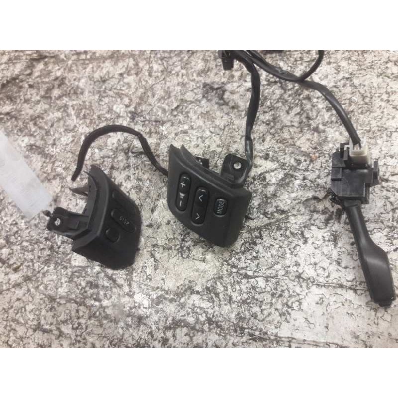Recambio de mando volante para toyota corolla verso (r1) 2.0 d-4d luna referencia OEM IAM   