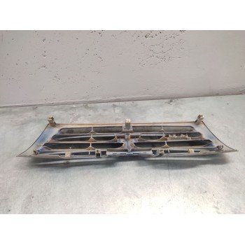 Recambio de rejilla delantera central para mitsubishi pajero referencia OEM IAM   