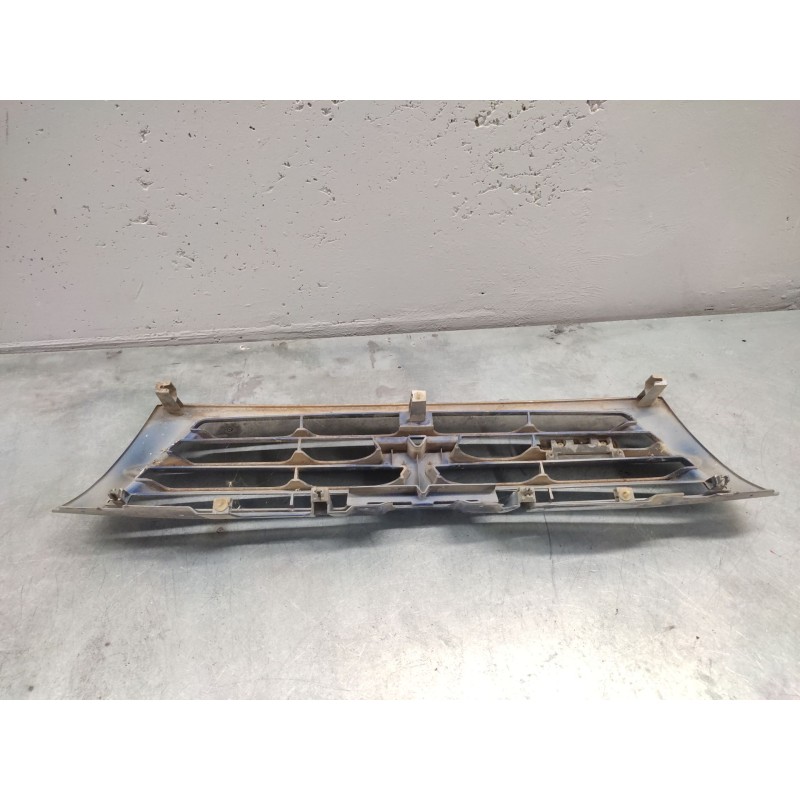 Recambio de rejilla delantera central para mitsubishi pajero referencia OEM IAM - Azul 2