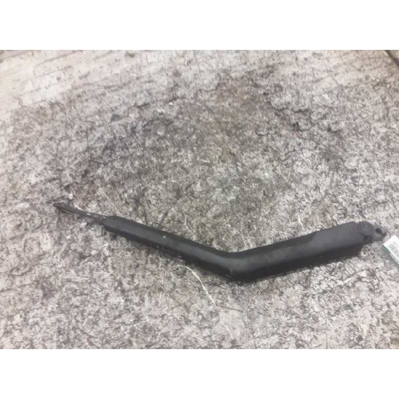 Recambio de brazo limpia trasero para renault clio i fase i+ii (b/c57) 1.2 alize referencia OEM IAM 7700800058 - Blanco
