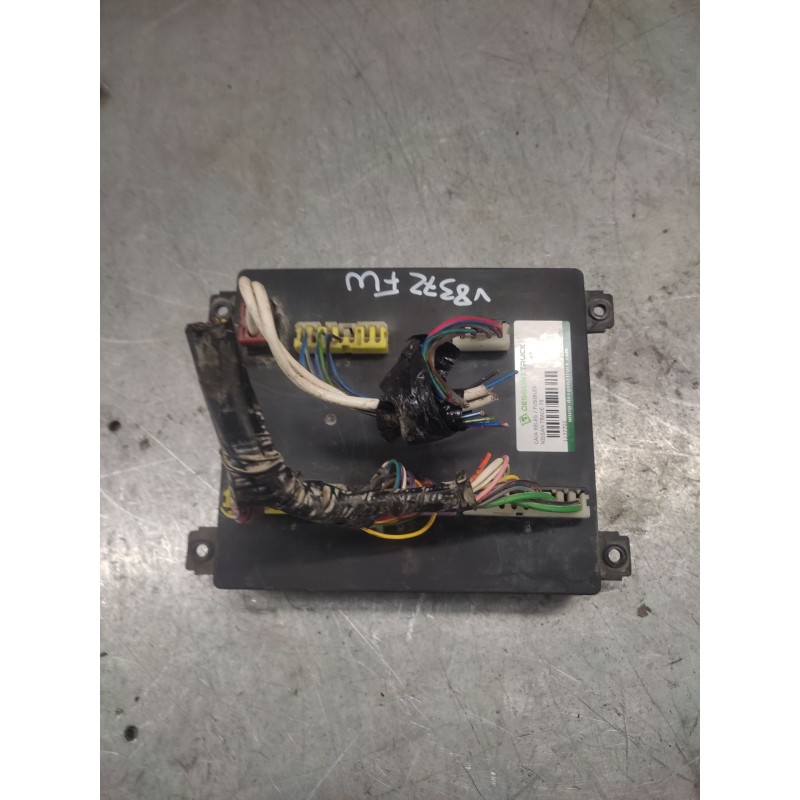 Recambio de caja reles / fusibles para nissan trade 75 referencia OEM IAM 24063G4900 - Blanco 2
