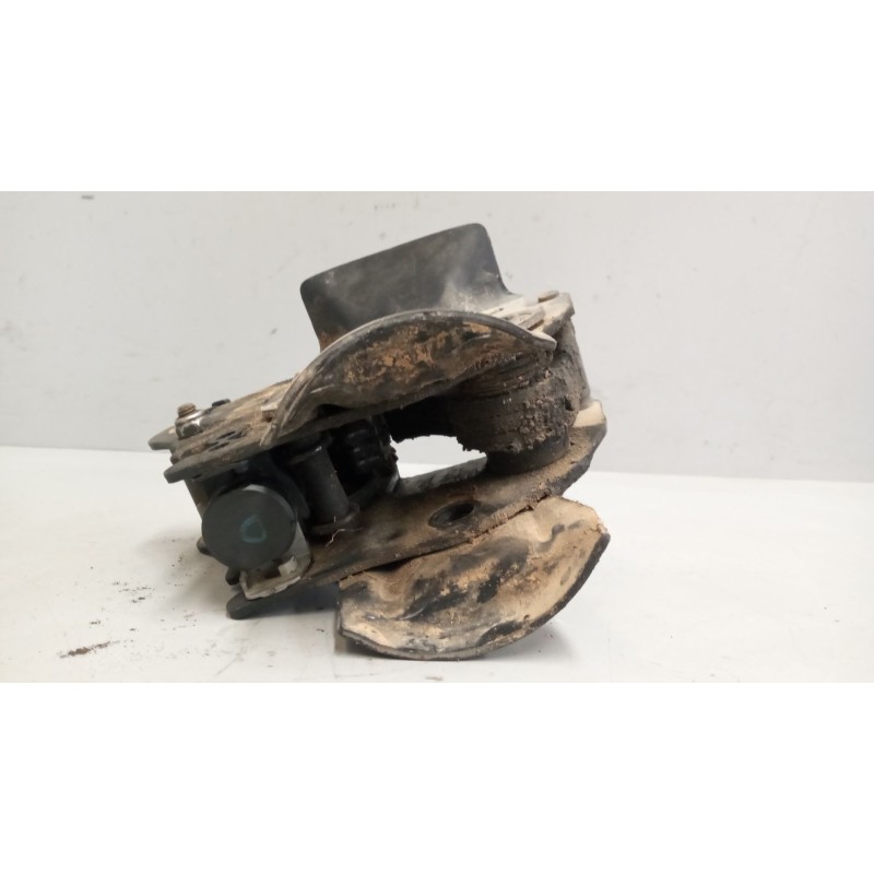 Recambio de cierre cabina izquierdo para renault serie t 10.8 diesel referencia OEM IAM 22247241 2
