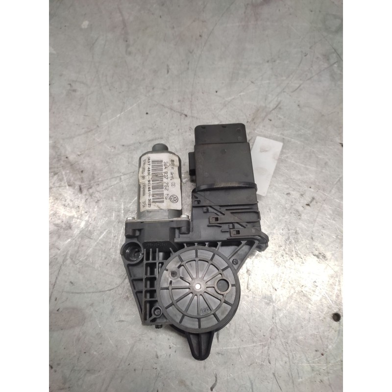 Recambio de motor elevalunas delantero derecho para seat leon (1p1) referencia OEM IAM 3B4837752MG - Rojo 2