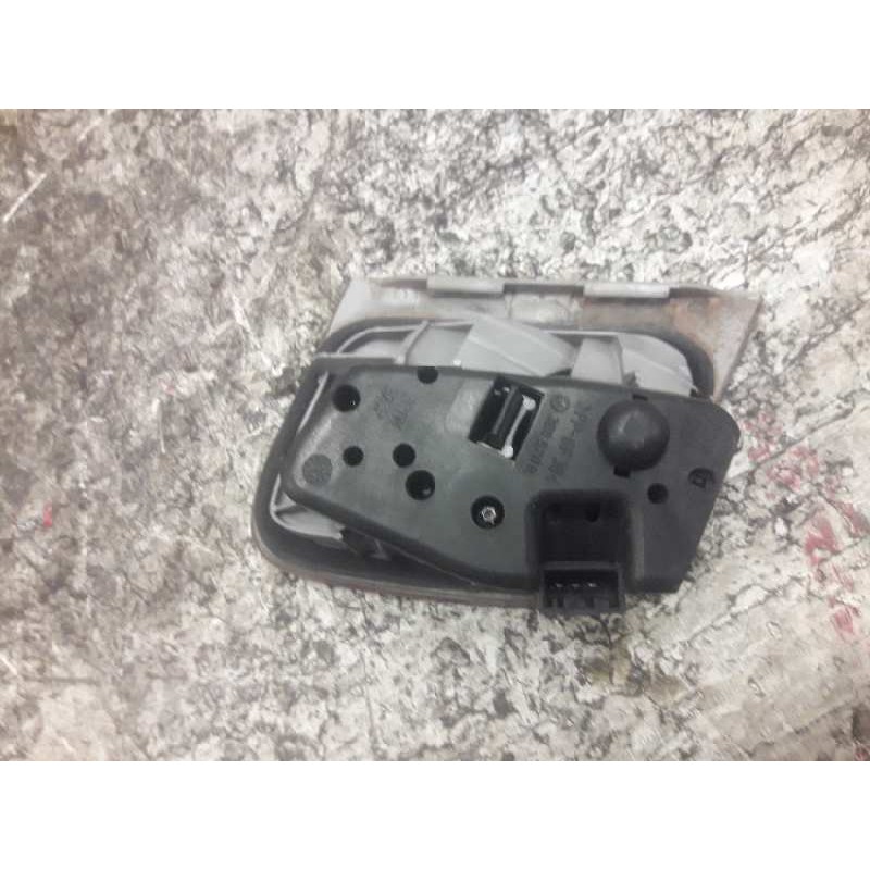 Recambio de piloto trasero derecho para bmw serie 3 berlina (e46) 320d referencia OEM IAM  MALETERO 2