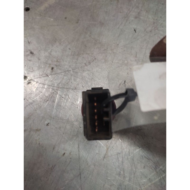 Recambio de warning para kia sorento 2.5 crdi ex referencia OEM IAM  8 PINS 2