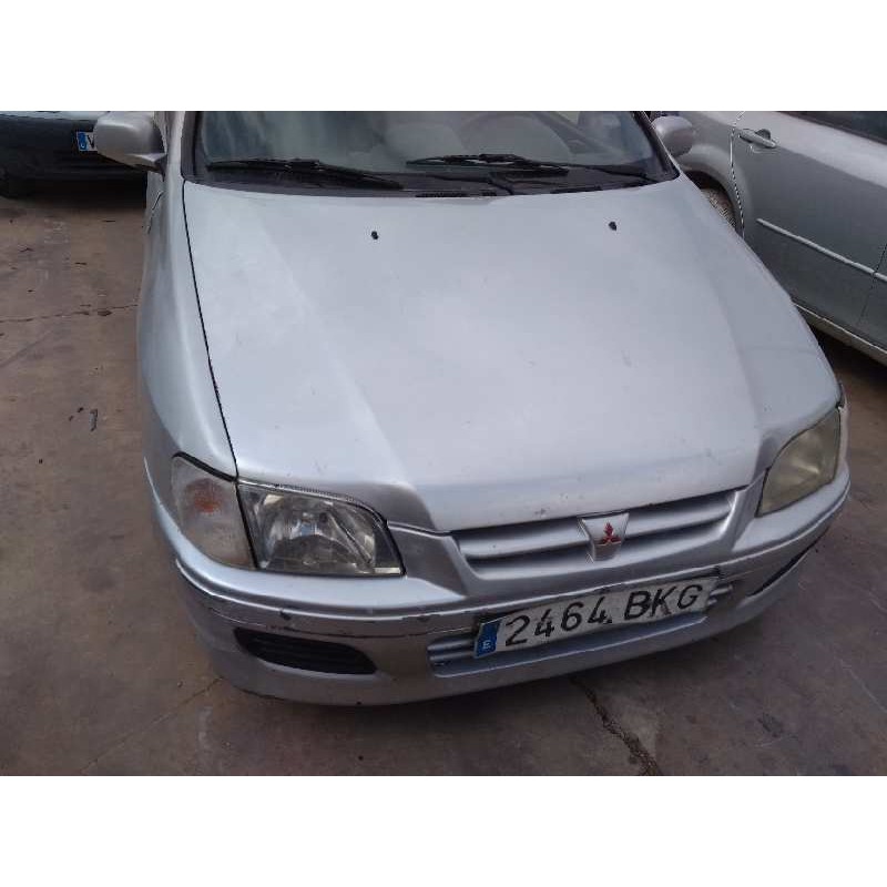 mitsubishi space star (dg0) del año 2001
