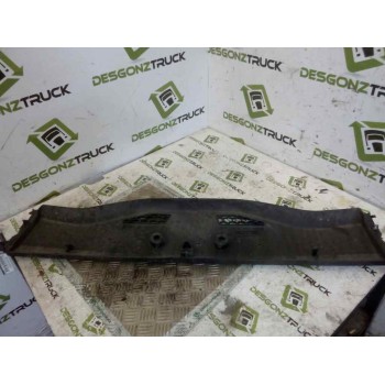 Recambio de rejilla delantera central para renault trucks t-serie 520p, low (520cv) referencia OEM IAM 82275654  