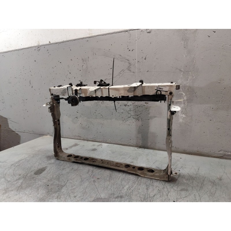 Recambio de panel frontal para toyota auris active referencia OEM IAM - Blanco 3