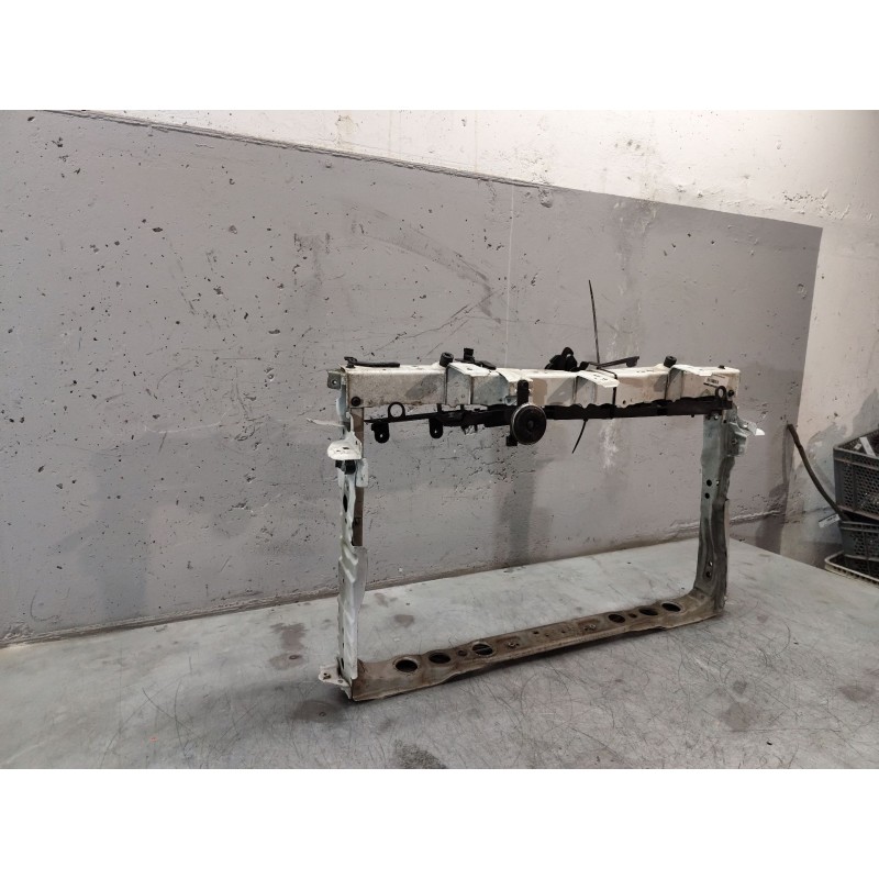 Recambio de panel frontal para toyota auris active referencia OEM IAM - Blanco 4