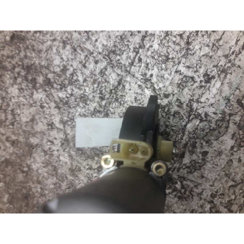 Recambio de motor elevalunas delantero derecho para ford fiesta (cbk) ambiente referencia OEM IAM 0130821939 2 PINS 2