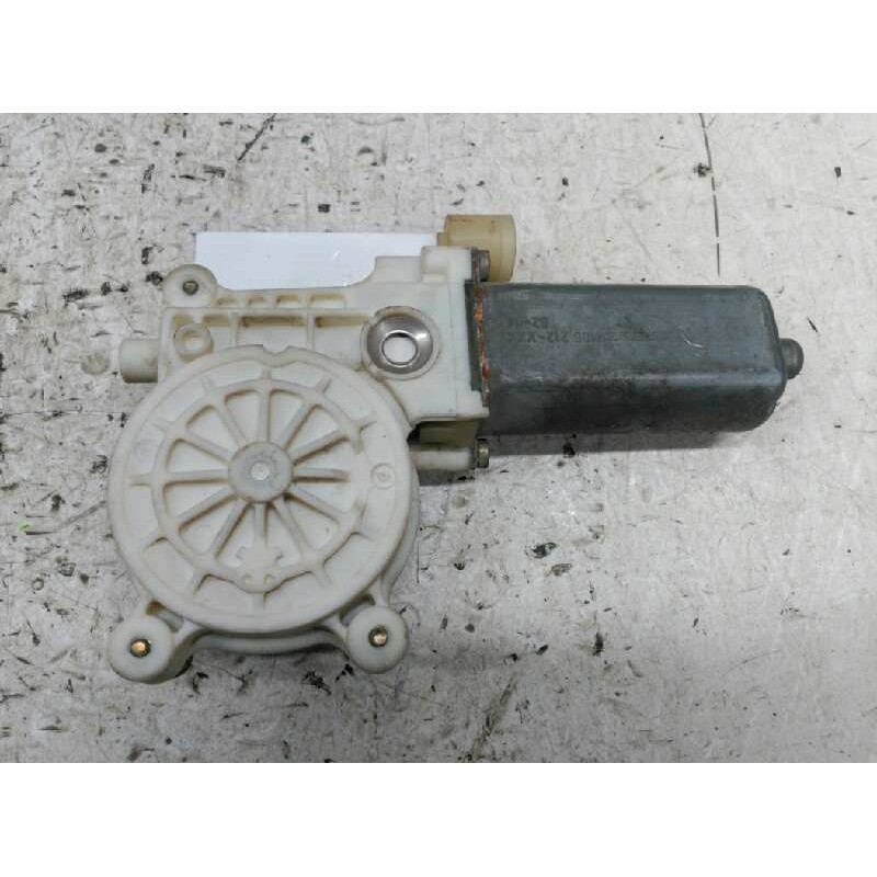 Recambio de motor elevalunas delantero derecho para renault clio ii fase ii (b/cb0) authentique referencia OEM IAM 0130822019