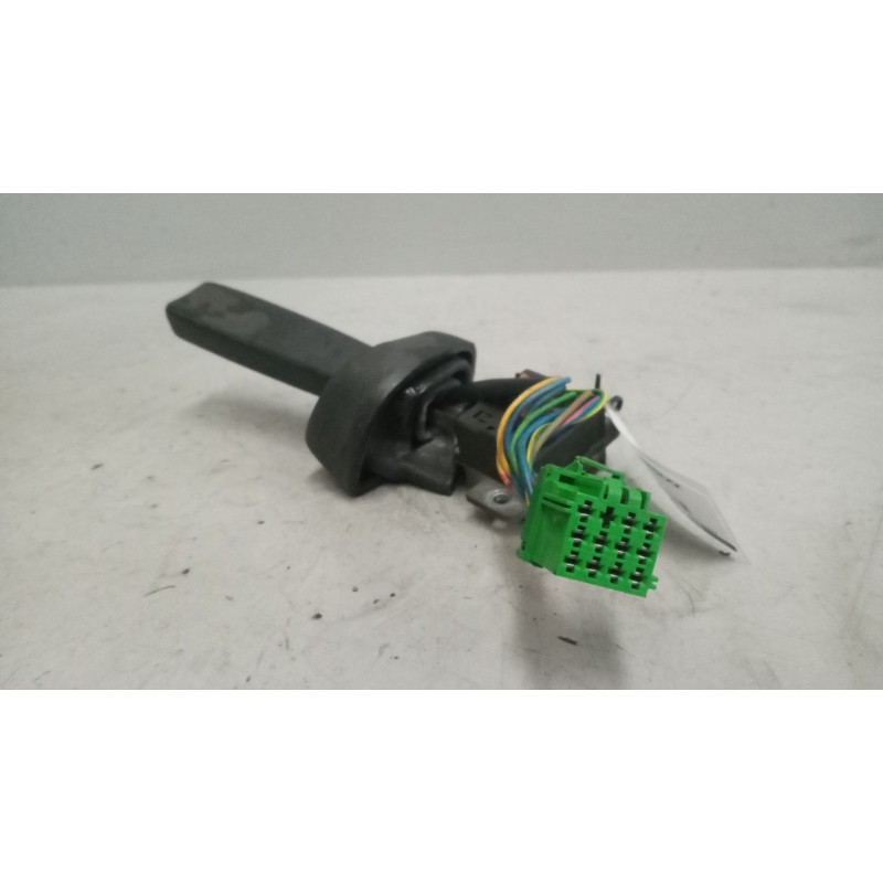Recambio de mando limpia para volvo fm 12 2002 referencia OEM IAM 20700927 - Blanco 2