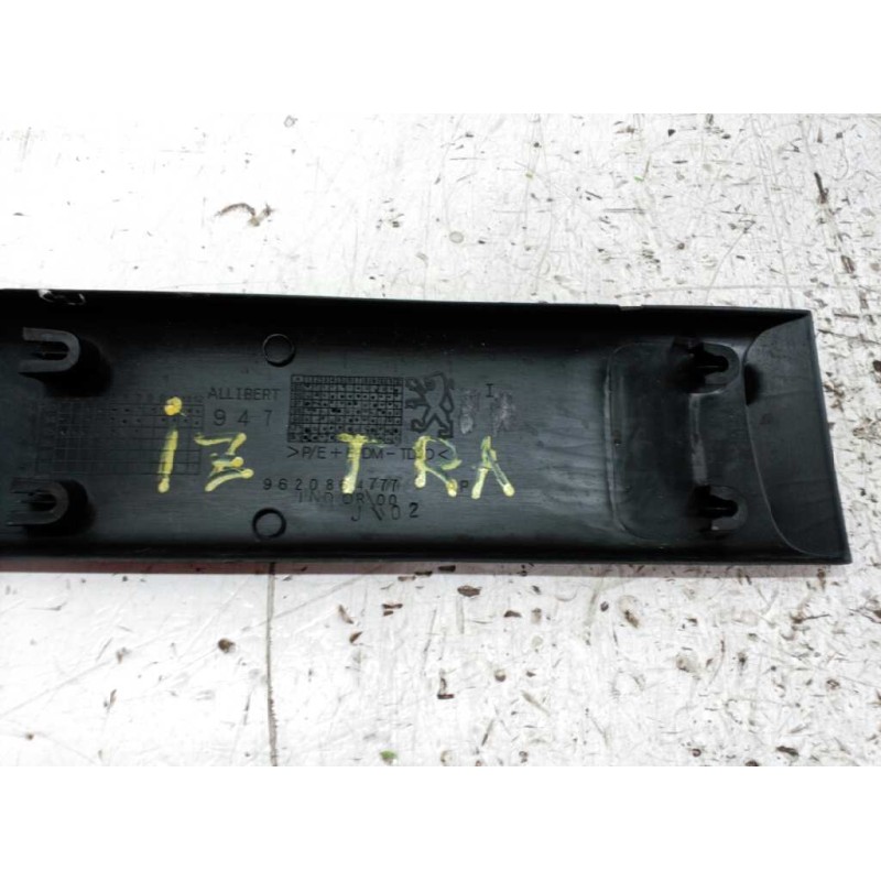 Recambio de moldura para peugeot partner (s2) combi pro referencia OEM IAM 9620864777 TRASERA IZQUIERDA CHASIS - Blanco 4