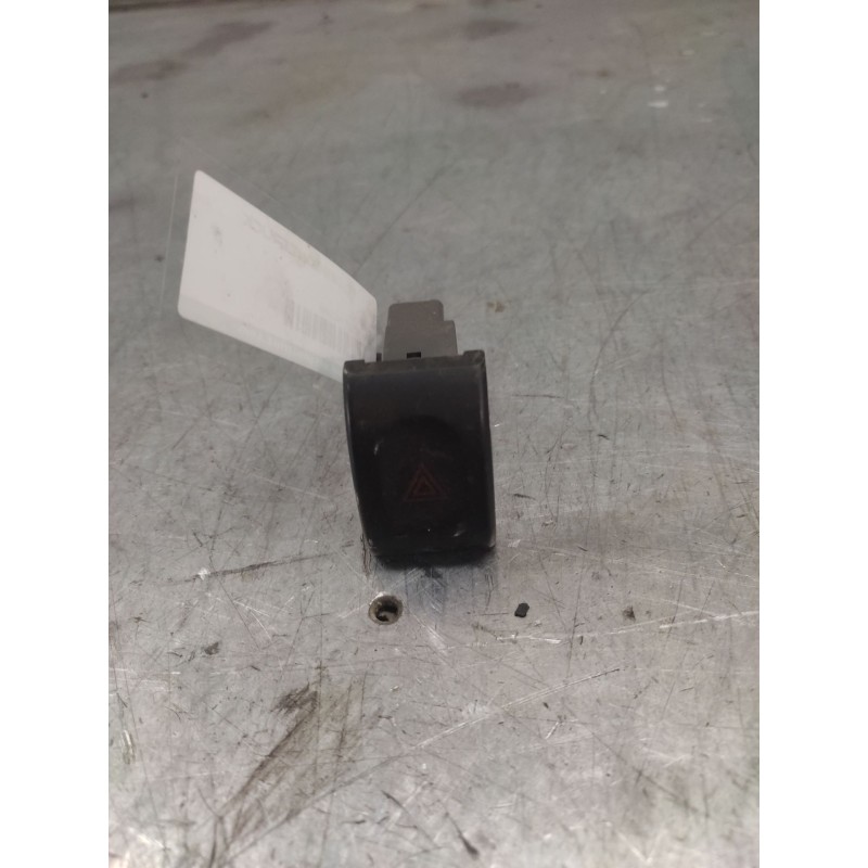 Recambio de warning para chevrolet tacuma se referencia OEM IAM  8 PINS 