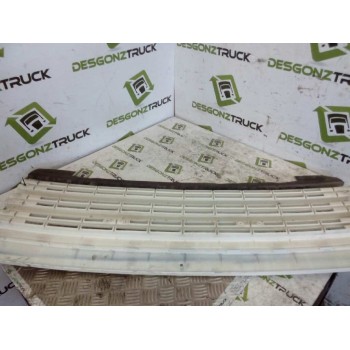 Recambio de rejilla delantera central para nissan eco - t 100.45/78 kw/e2 referencia OEM IAM 15200144  