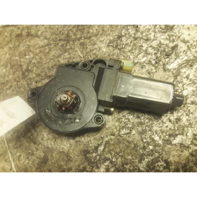 Recambio de motor elevalunas delantero izquierdo para hyundai elantra (xd) 2.0 crdi cat referencia OEM IAM  2 PINS 