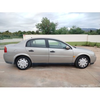 opel vectra c berlina del año 2002