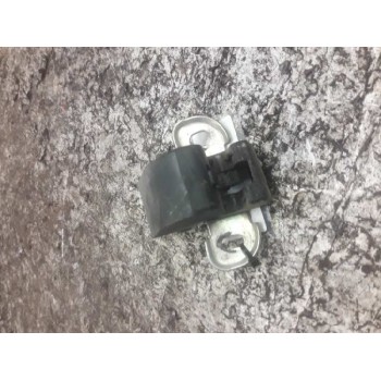 CERRADURA PUERTA CARGA INFERIOR DERECHA 