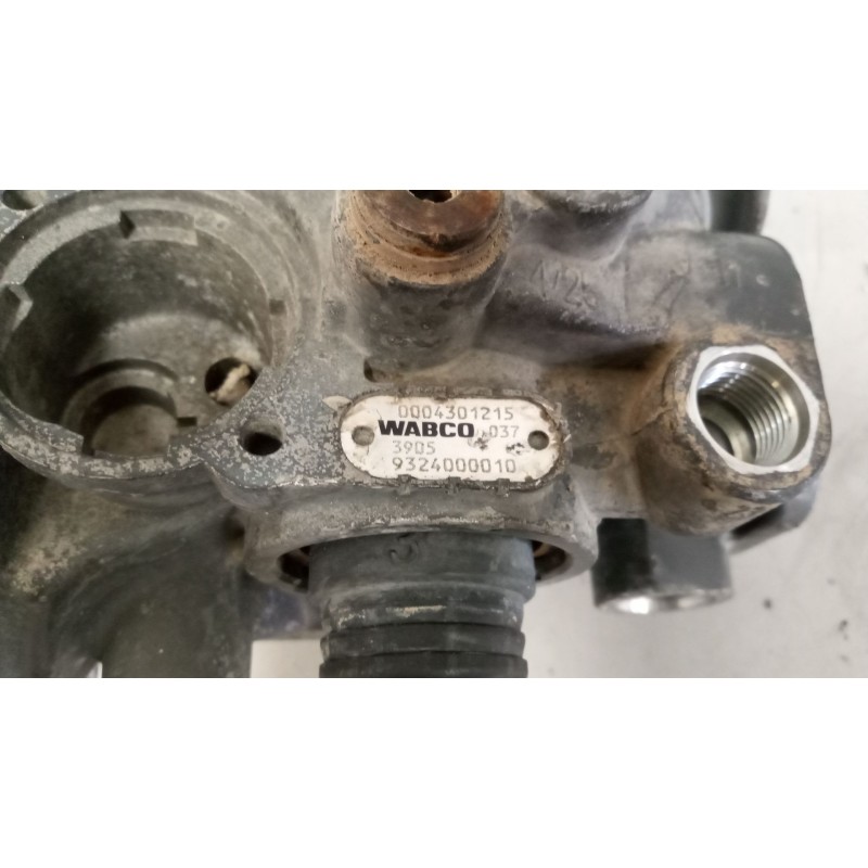 Recambio de valvula aire para mercedes-benz actros 2/3 2 - ejes / 6 cil. 12.0 v6 diesel (om 501 la) referencia OEM IAM 000430121 - Blanco 6