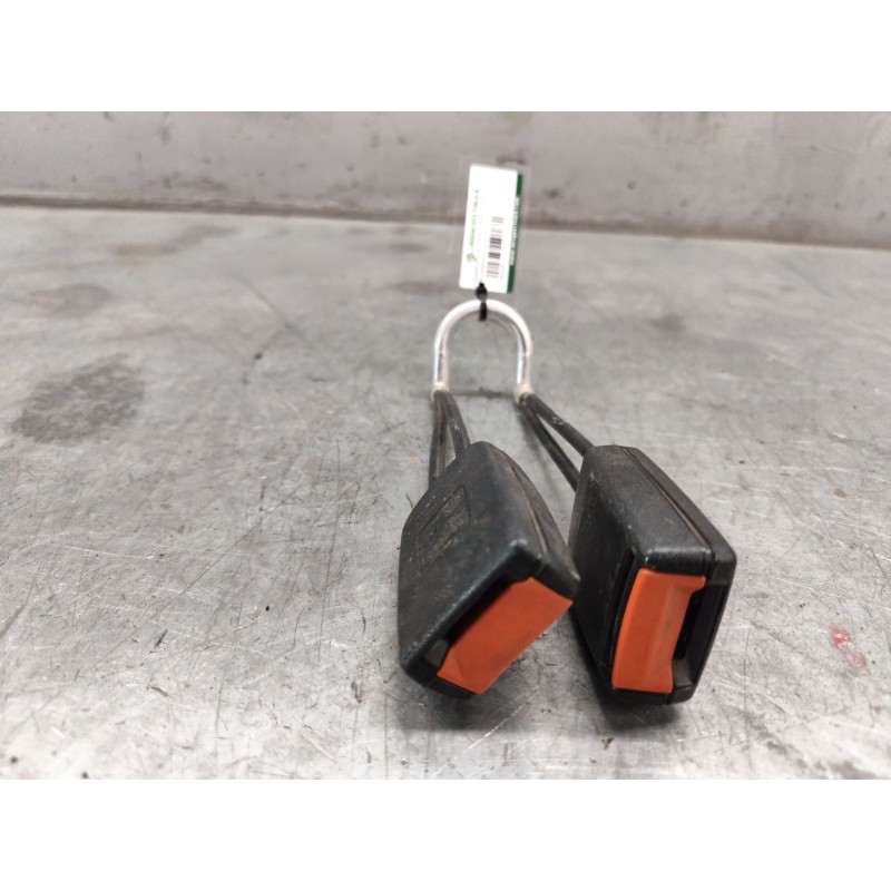 Recambio de enganche cinturon trasero derecho para volkswagen golf iii (1h1) 1.6 referencia OEM IAM 1H0857739A  
