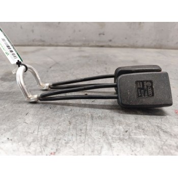 Recambio de enganche cinturon trasero derecho para volkswagen golf iii (1h1) 1.6 referencia OEM IAM 1H0857739A  