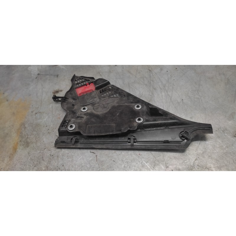 Recambio de tapa motor para bmw serie 1 lim. (f20) 118d referencia OEM IAM 64319206483 2