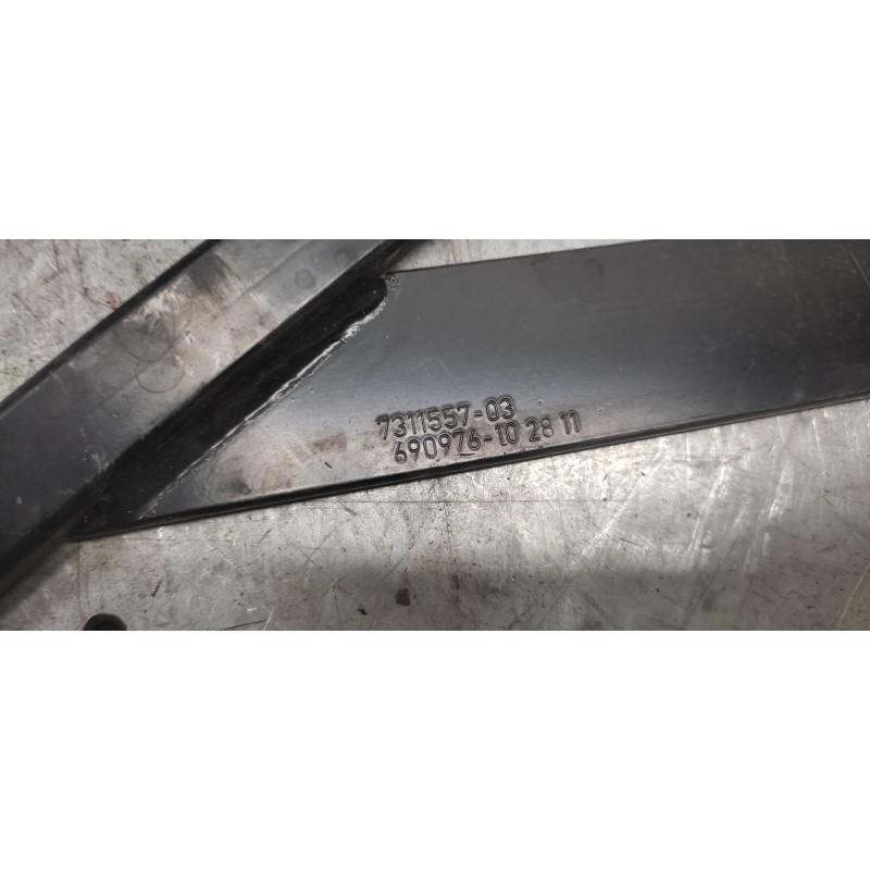 Recambio de travesaño superior para bmw serie 1 lim. (f20) 118d referencia OEM IAM 731155703 690976102811 3