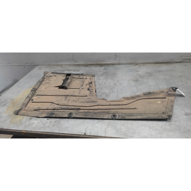 Recambio de protector para bmw serie 1 lim. (f20) 118d referencia OEM IAM 7241829 51164310 