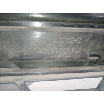Recambio de rejilla delantera central para iveco daily iv caja/chasis 35c15 referencia OEM IAM 5801342732  
