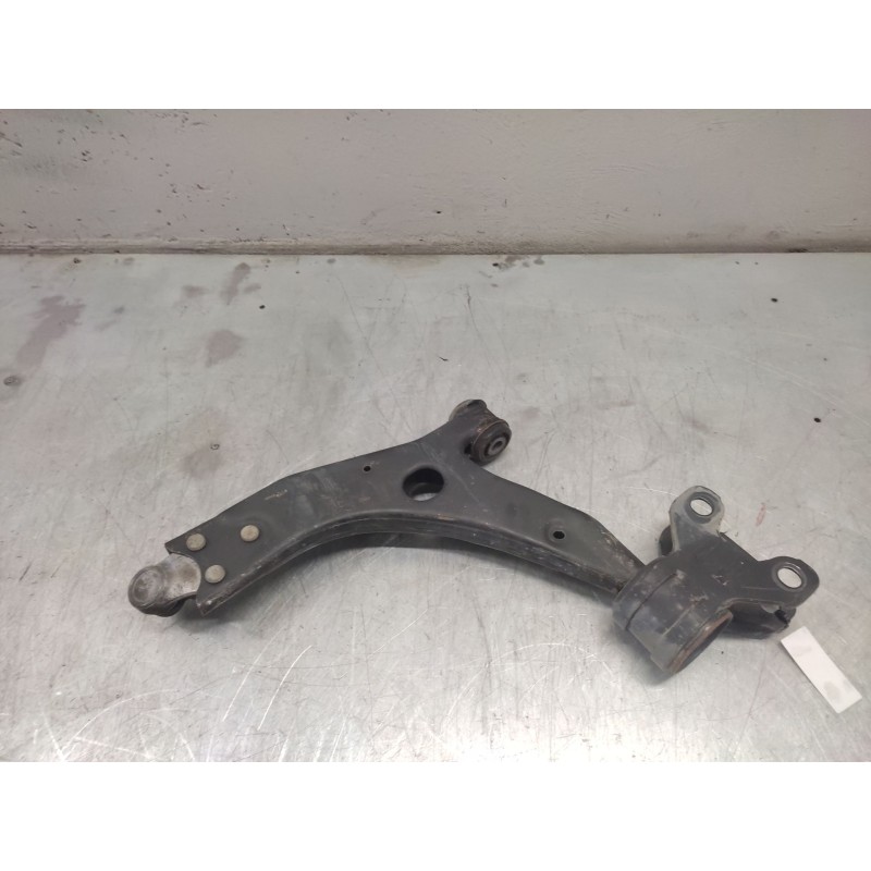 Recambio de brazo suspension inferior delantero derecho para ford focus lim. (cb8) titanium referencia OEM IAM - Blanco 2