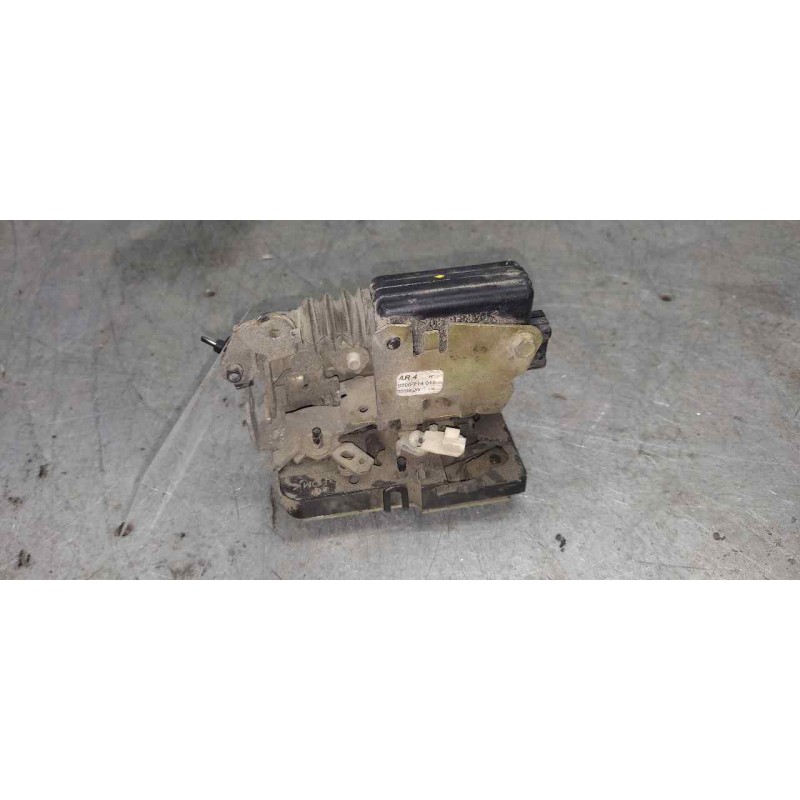 Recambio de cerradura puerta trasera derecha para dacia logan ambiance referencia OEM IAM 8200214015 2 PINS 2