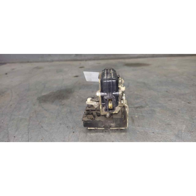 Recambio de cerradura puerta trasera derecha para dacia logan ambiance referencia OEM IAM 8200214015 2 PINS 3