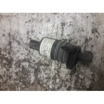 Recambio de bomba limpia para peugeot 407 st sport referencia OEM IAM 9643447780 2 PINS 