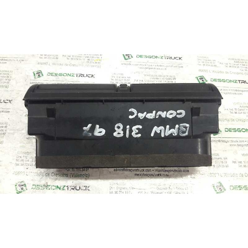 Recambio de difusor calefaccion para bmw serie 3 berlina (e36) 318i referencia OEM IAM 8390216 CENTRAL 2