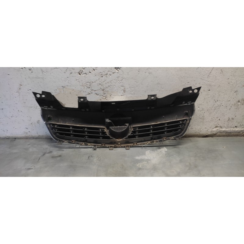Recambio de rejilla delantera central para opel zafira b cosmo referencia OEM IAM 3