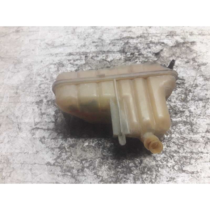 Recambio de deposito expansion para peugeot 407 st sport referencia OEM IAM - Blanco 2