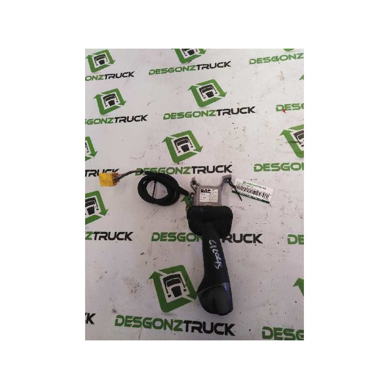 Recambio de mando intarder para daf serie xf105.460 fsa 4x2 super-space-cab referencia OEM IAM 1659631 - Blanco 2