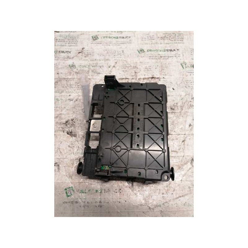 Recambio de caja reles / fusibles para peugeot partner (s2) combi pro referencia OEM IAM 9643498980 T118470002E BSM - Amarillo 2