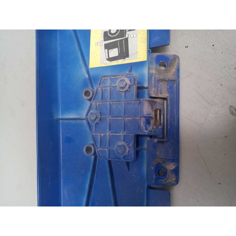 Recambio de molduras traseras para renault magnum ab diesel referencia OEM IAM 5010599252 MOLDURA LATERAL DERECHA PUERTA LATERAL - Azul 4