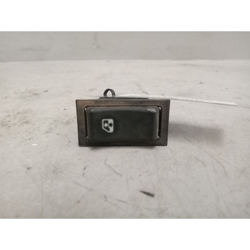 Recambio de mando elevalunas delantero derecho para renault magnum ab 2005 12.0 diesel referencia OEM IAM   